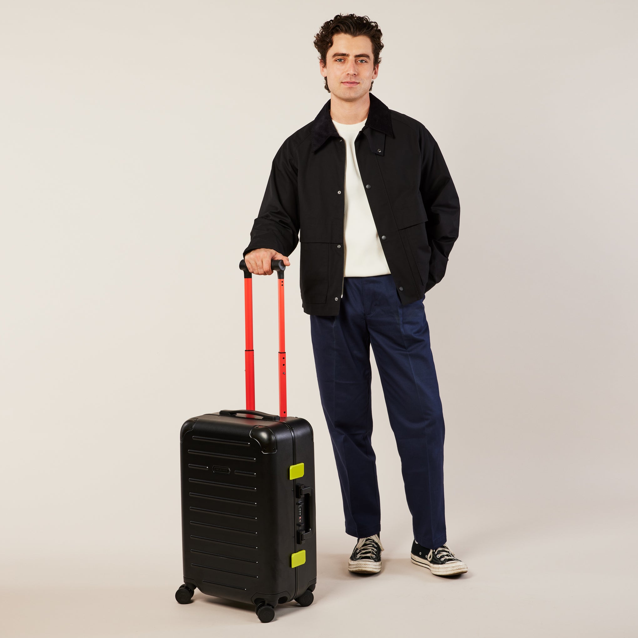 MoMA Solgaard Carry-On Closet Suitcase 4.0 - Black - Image 4