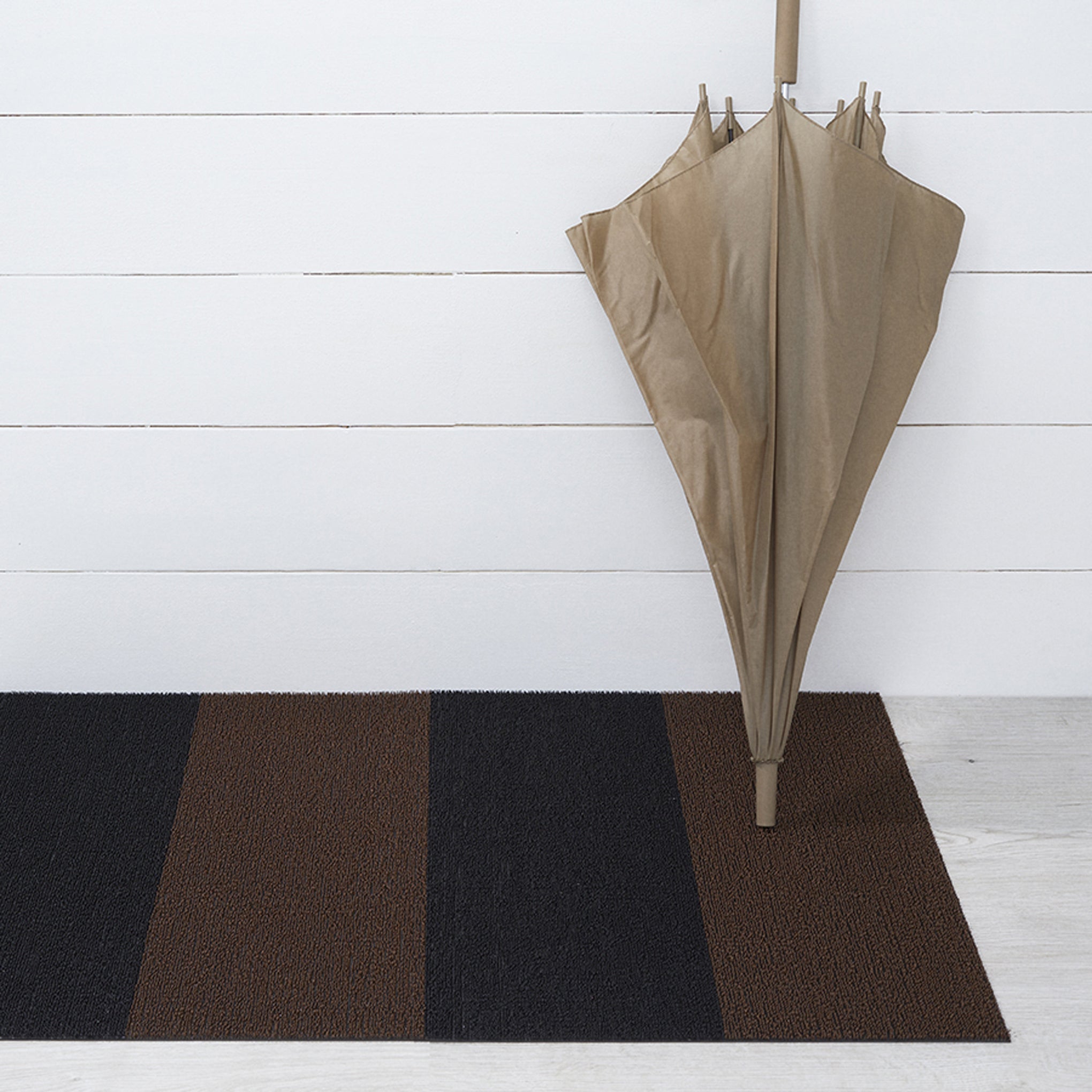 Chilewich Duo Stripe Shag Mat - Mocha - Image 2