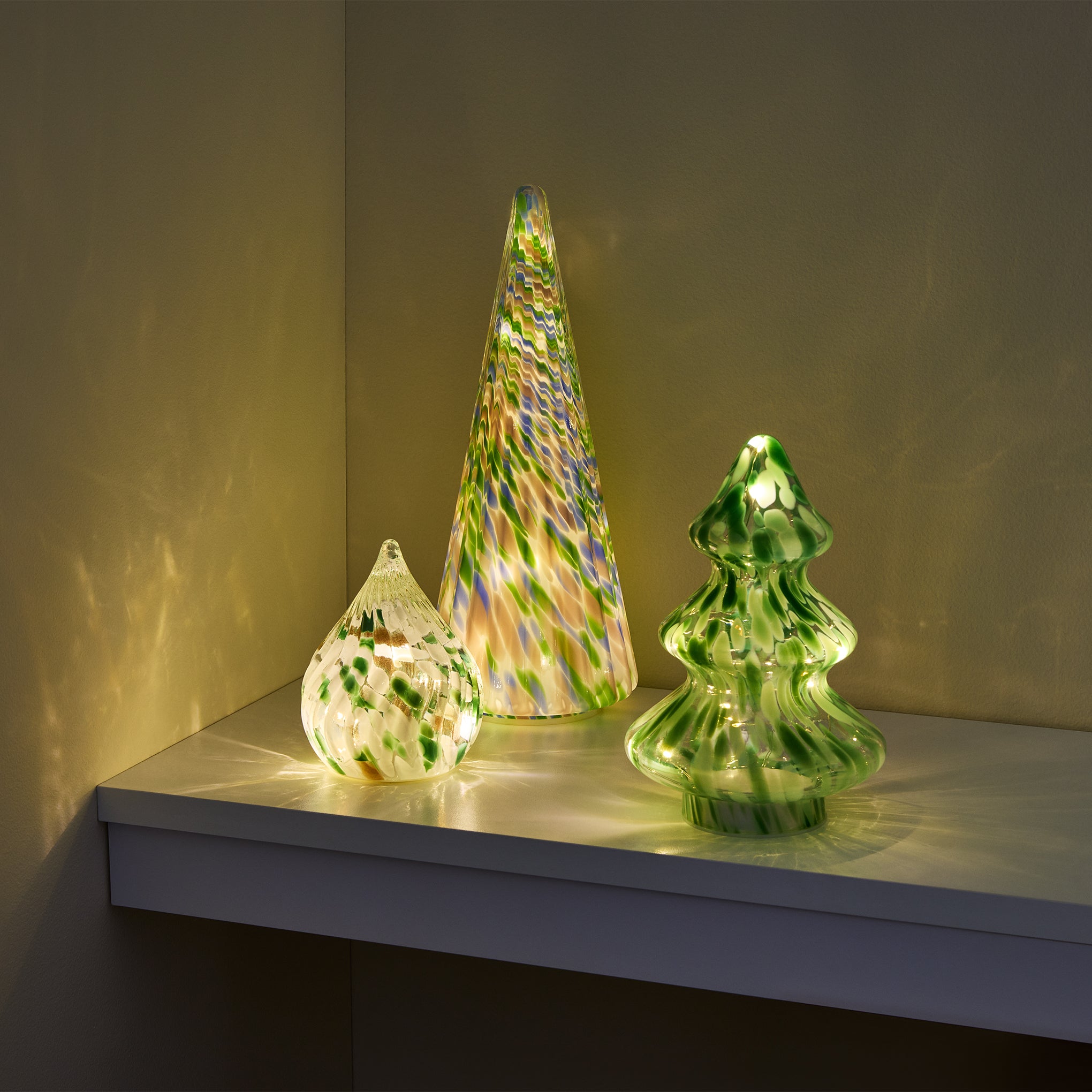 LED Lighted Marbled Glass Holiday Decor - Marbled Tree Tiered - Image 5