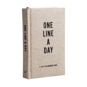 One Line a Day: A Five-Year Memory Book - Clothbound