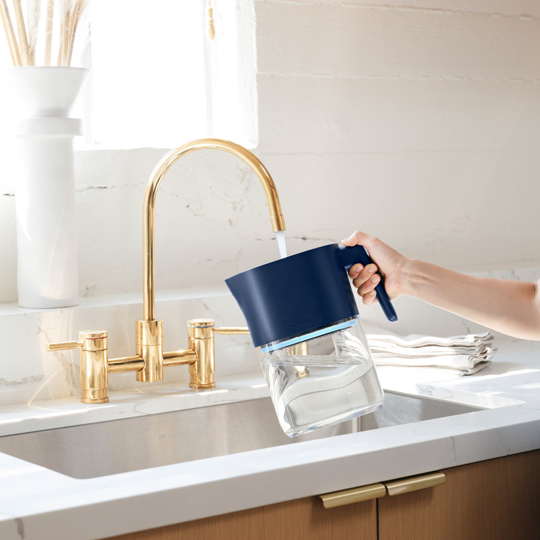 LARQ UV Purifying Pitcher - Granite White - Image 7