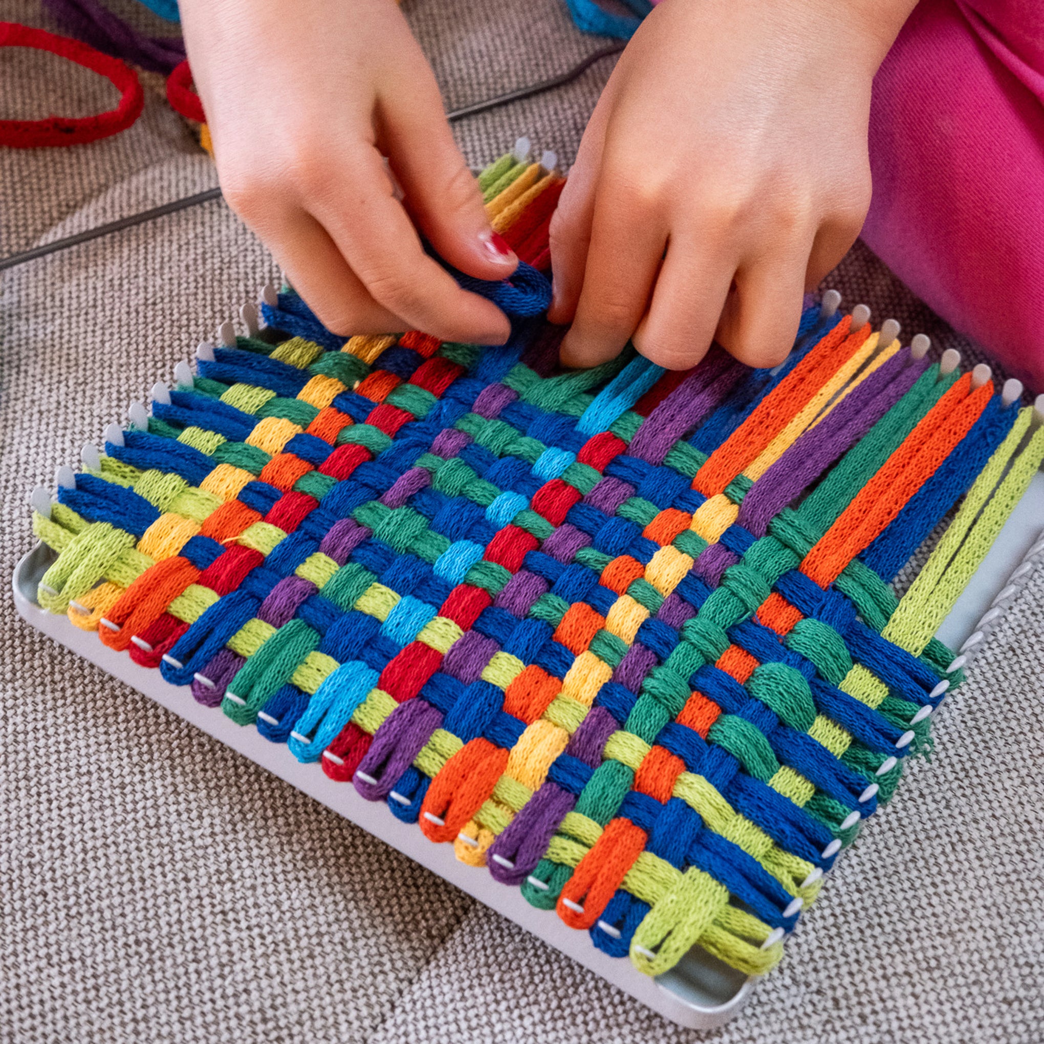 Potholder Loom Weaving Kit - Image 2