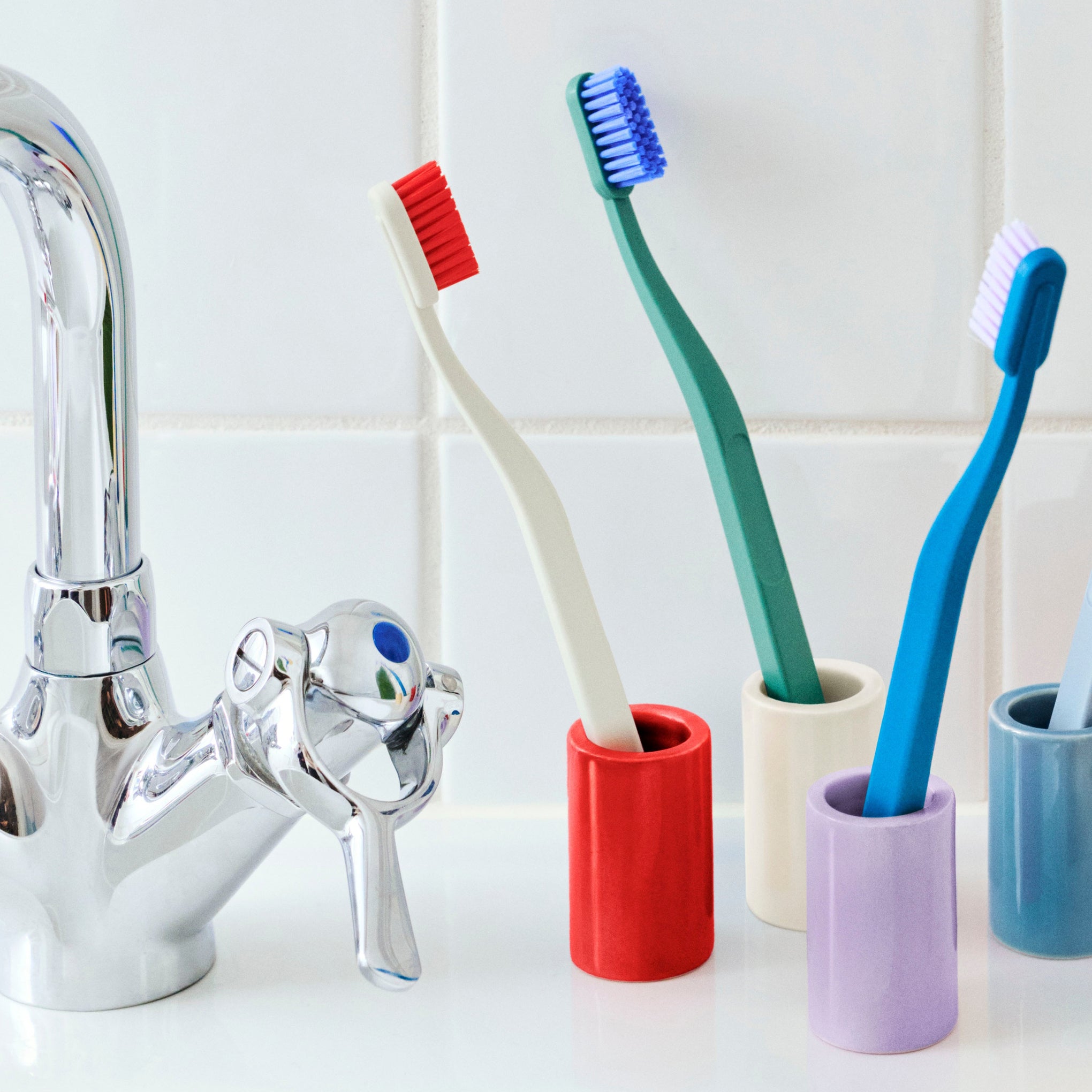 HAY Tann Recycled Plastic Toothbrush - Pine Green/ Blue - Image 3