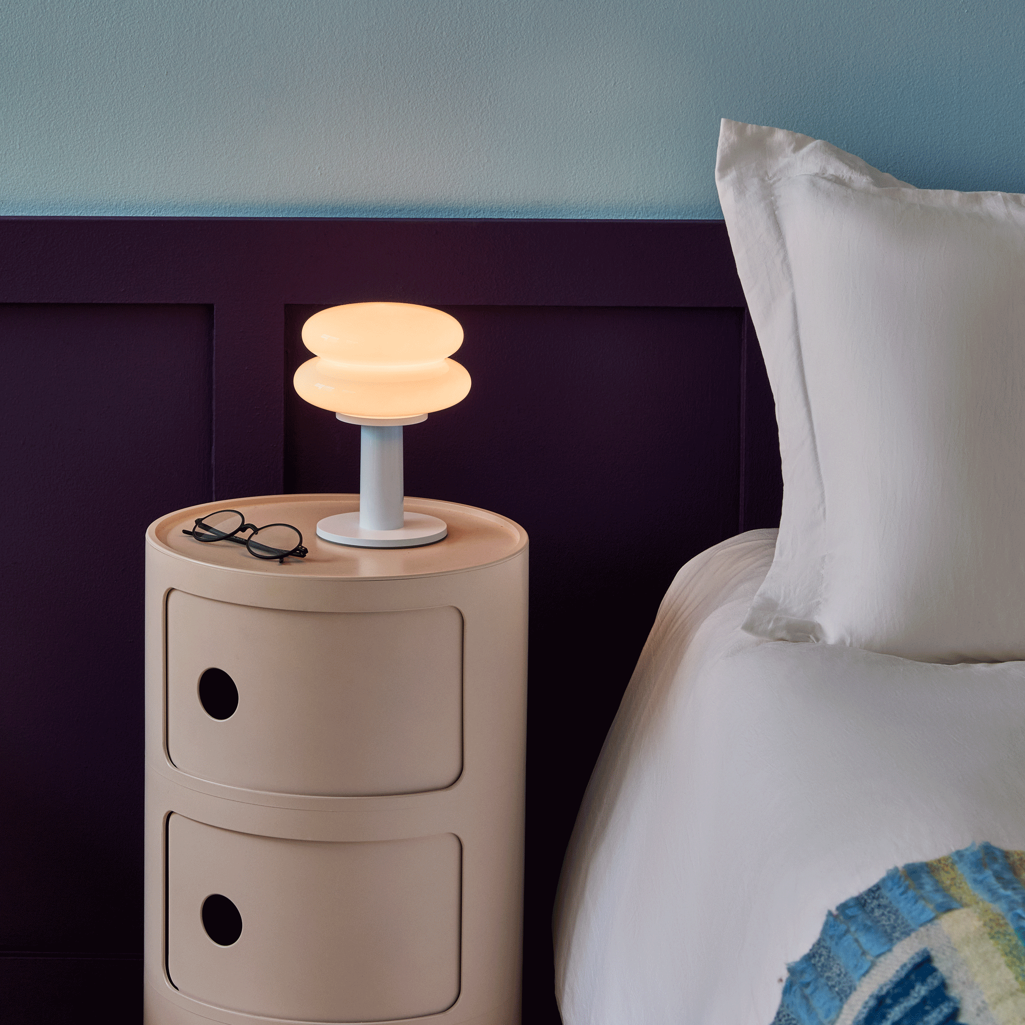 Snowman 15 Portable Lamp - White/ Ice Blue - Image 2