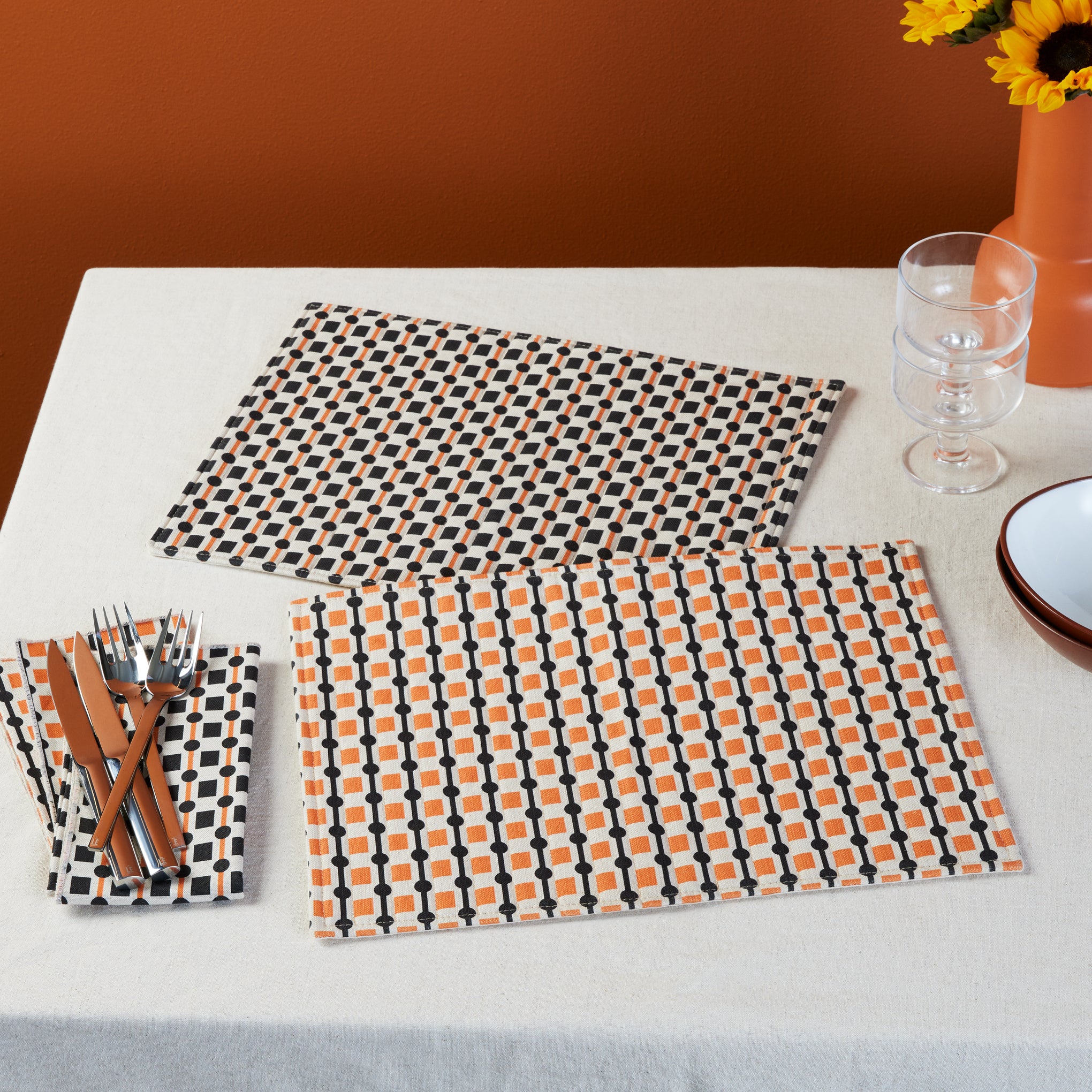 Geometric Cotton & Linen Placemats - Set of 2 - Black/ Orange - Image 2
