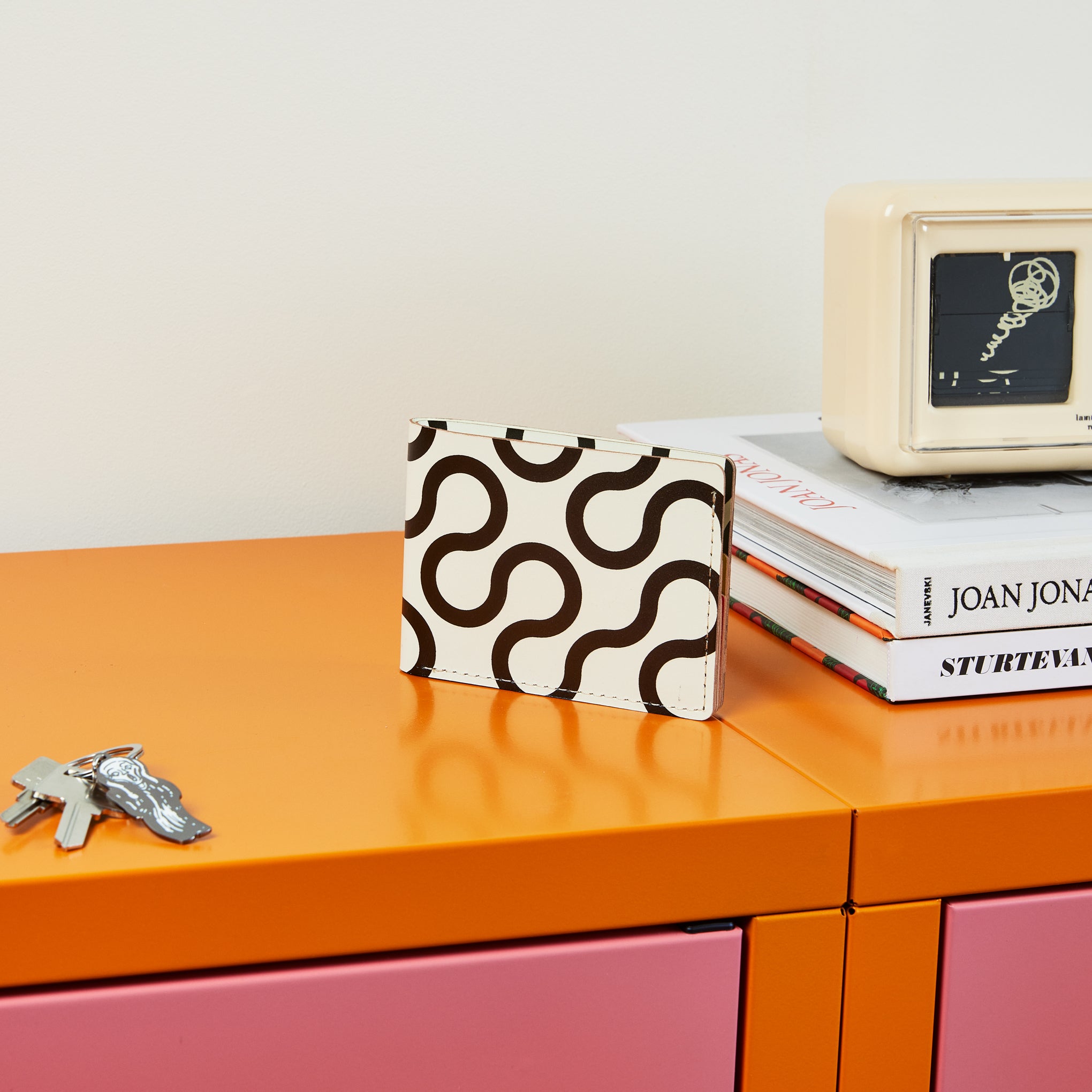 Dusen Dusen Recycled Leather Billfold Wallet - Arc - Image 6