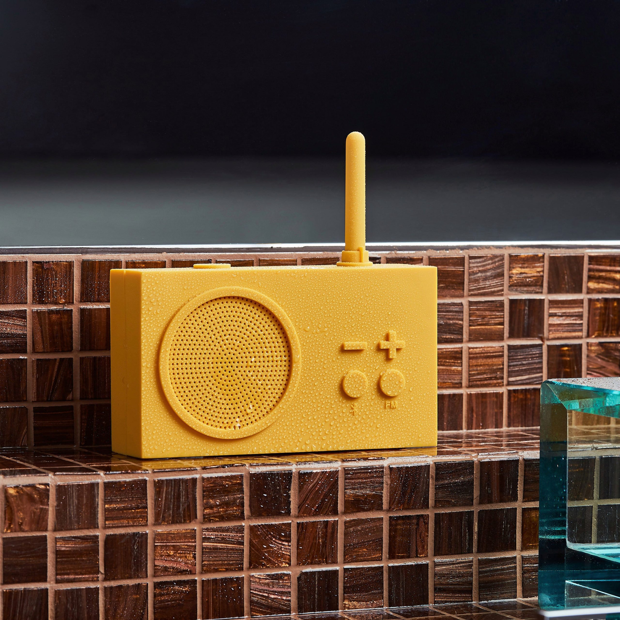Lexon Tykho 3 Bluetooth Radio - Yellow - Image 4