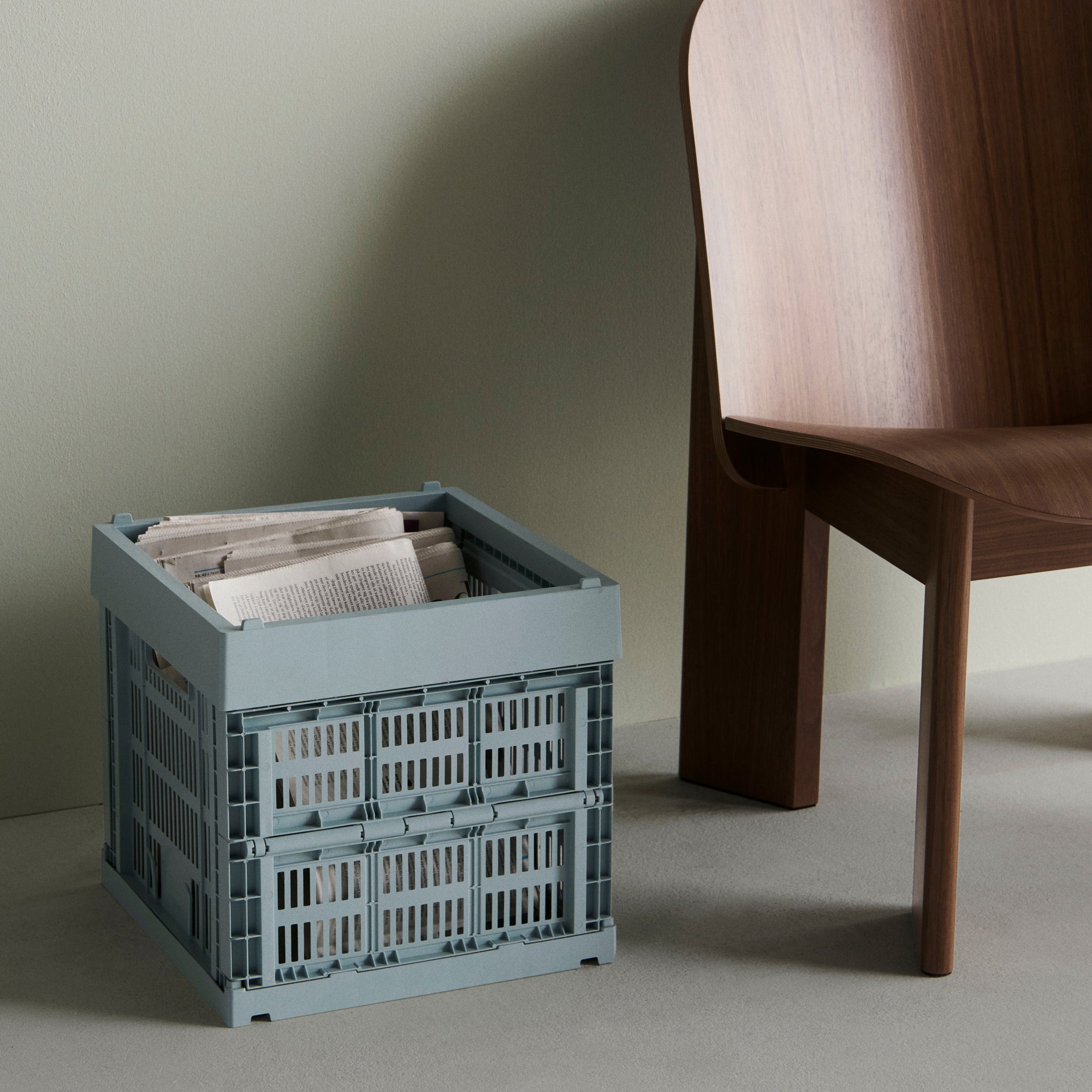 HAY Recycled Plastic Collapsible Color Crate - Dusty Blue - Image 4