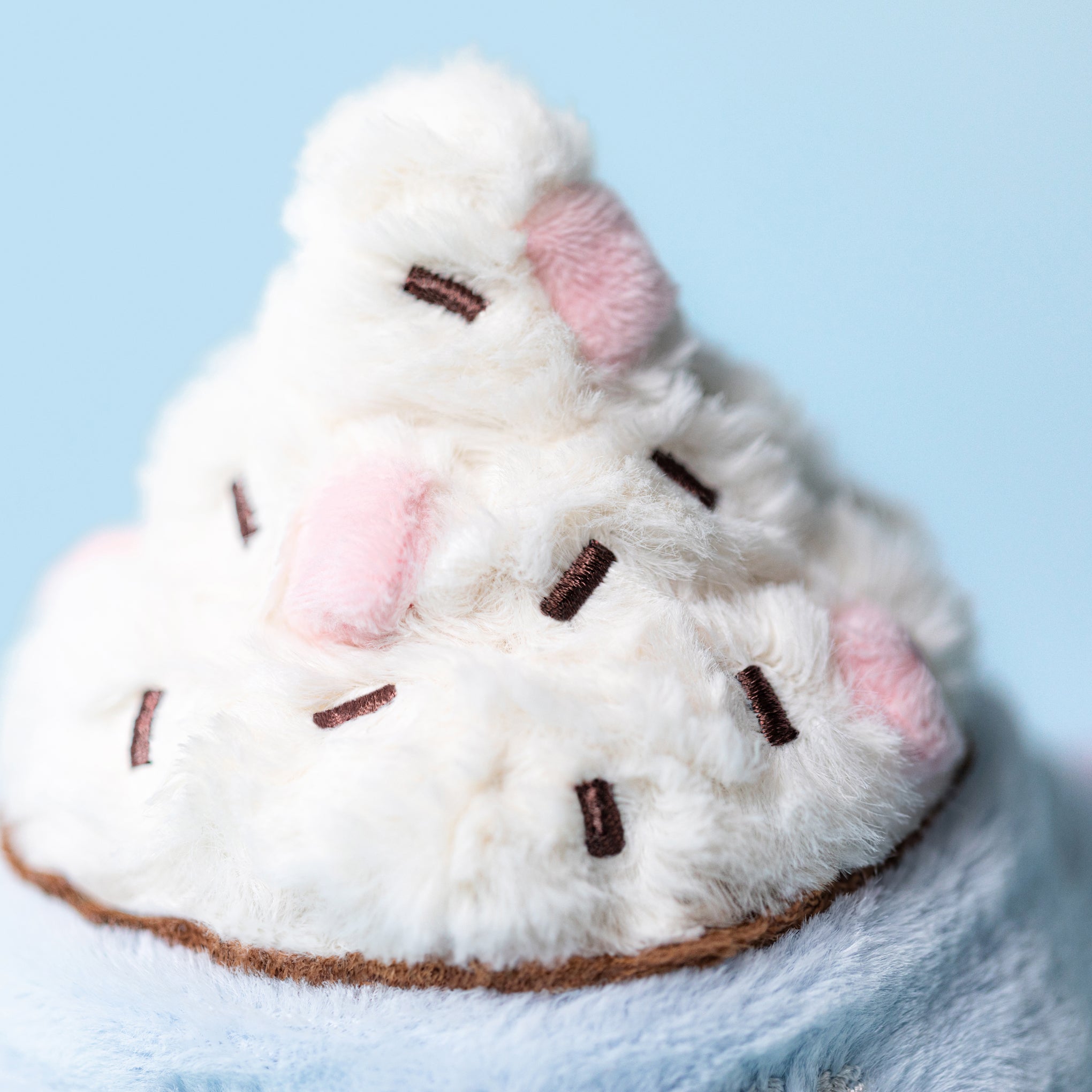 Jellycat Hot Chocolate with Marshmallows Plush Toy - Image 5