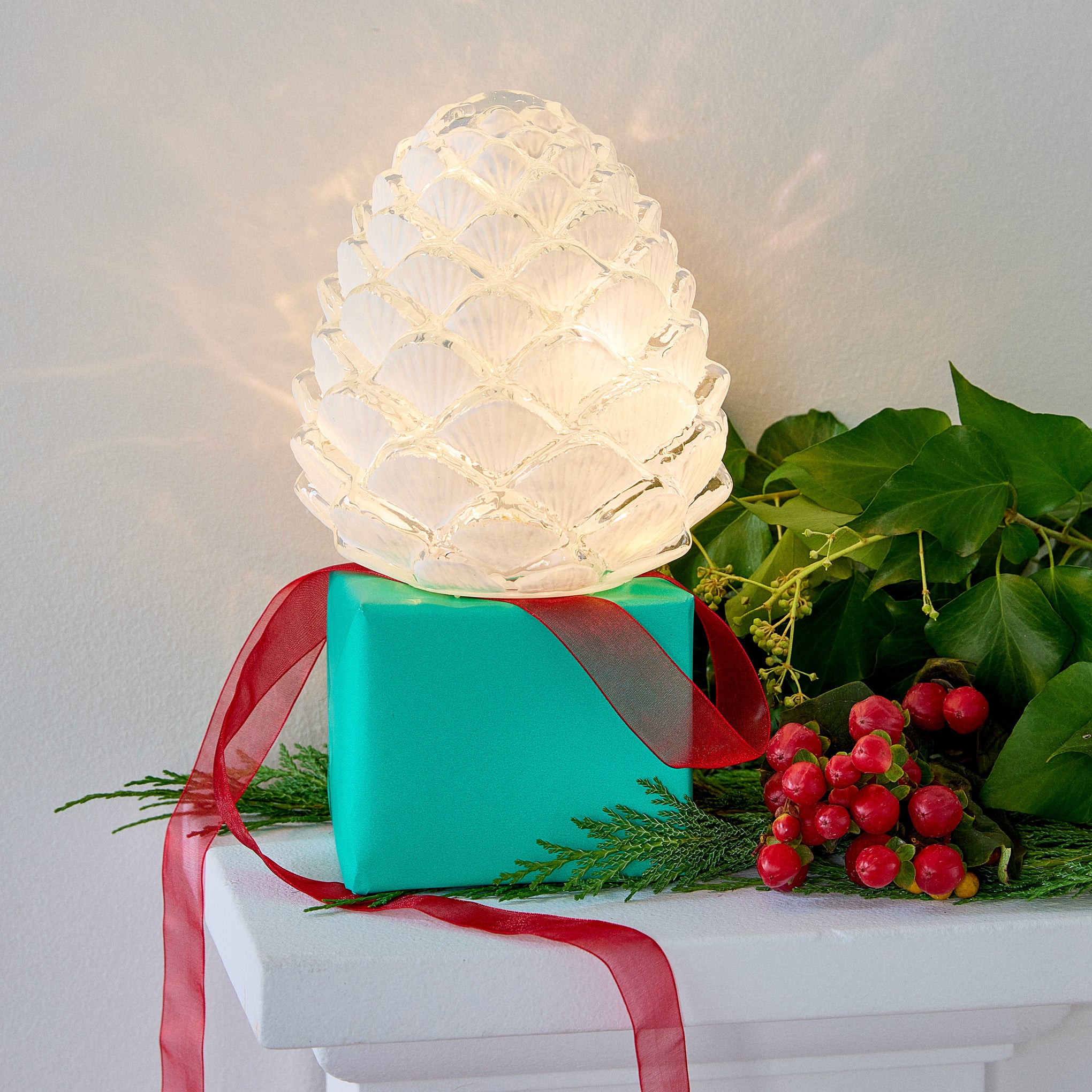 MoMA LED Pine Cone Light - Image 2