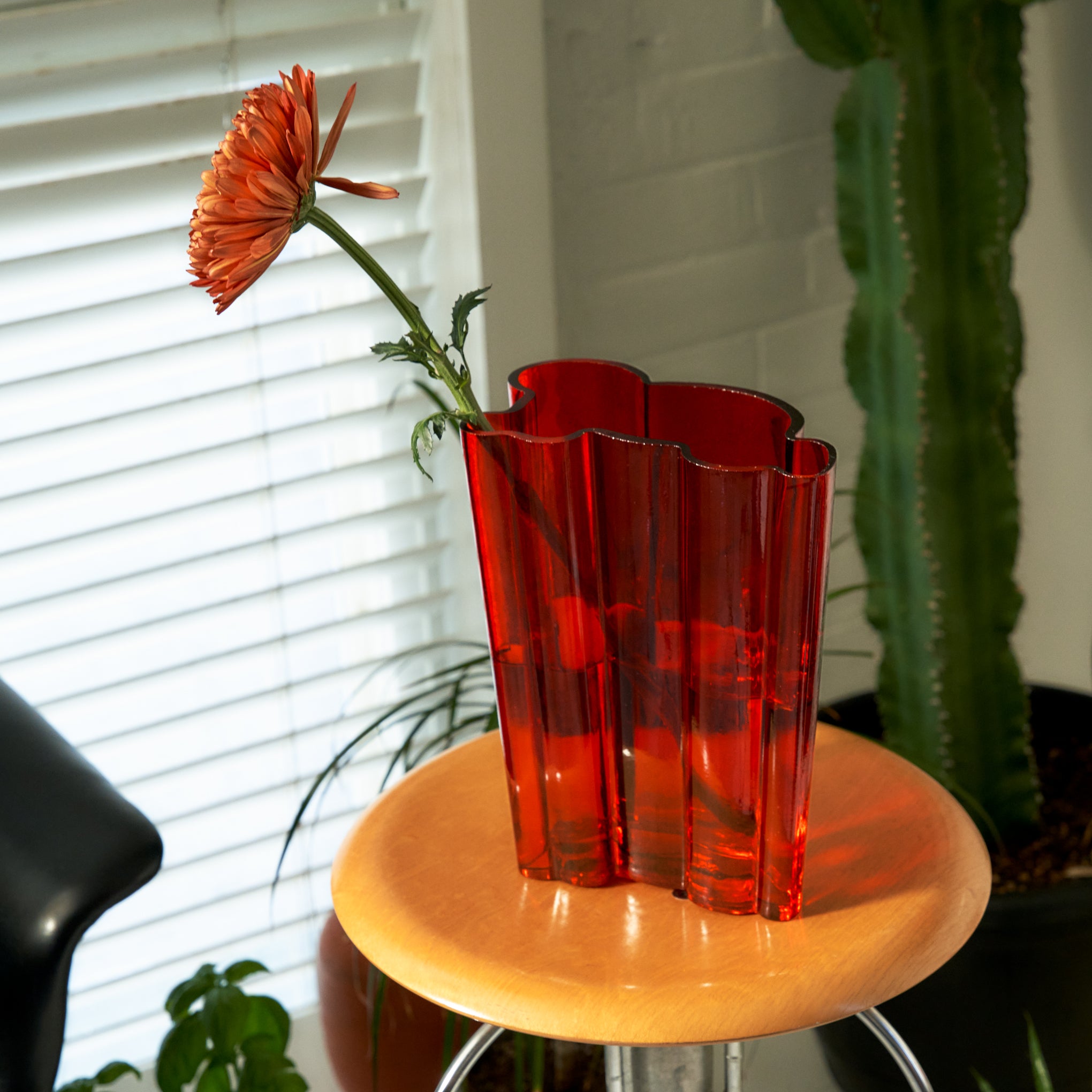 Luna Luna Keith Haring Baby Glass Vase - Image 2