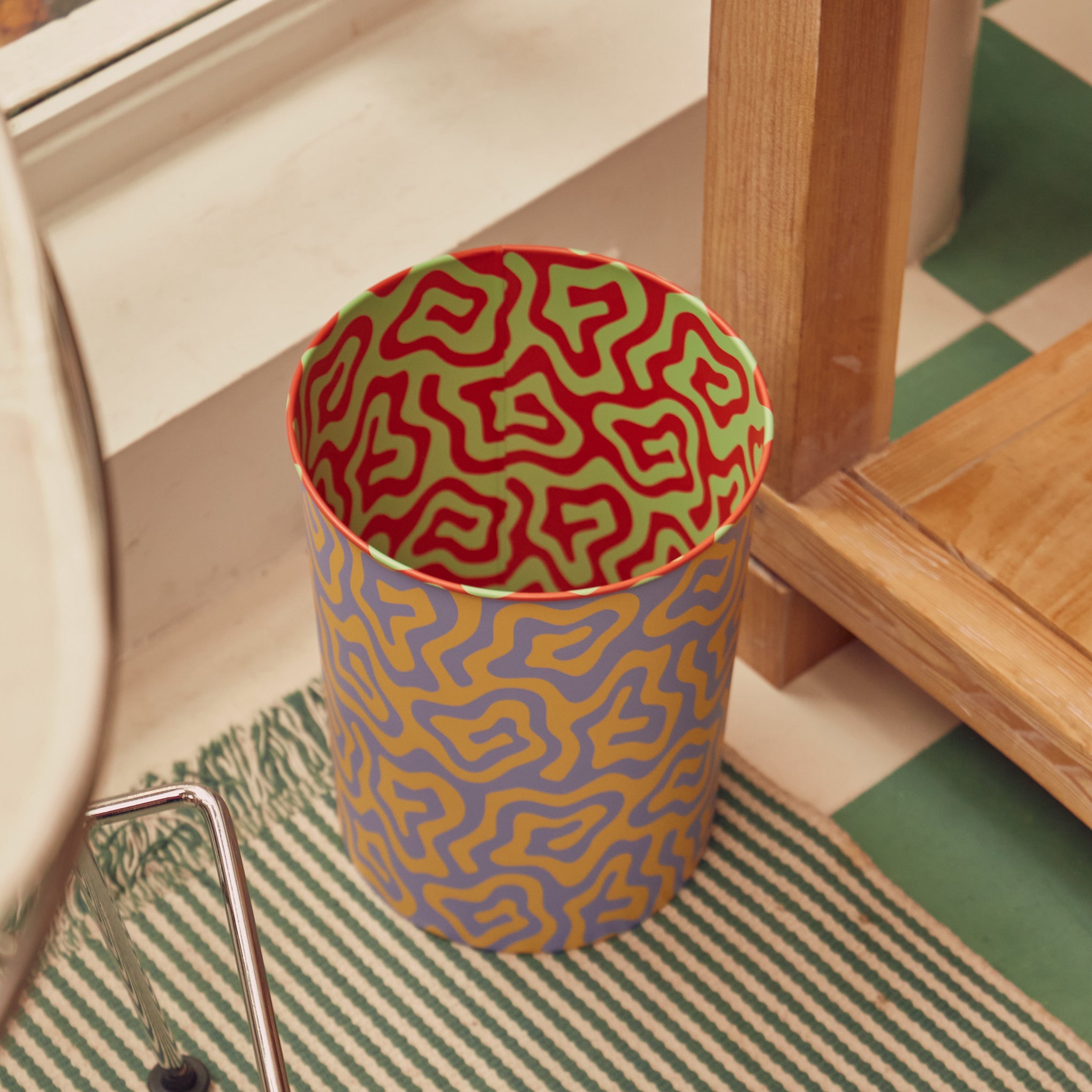 Dusen Dusen Pattern Waste Bin - Spiral - Image 2