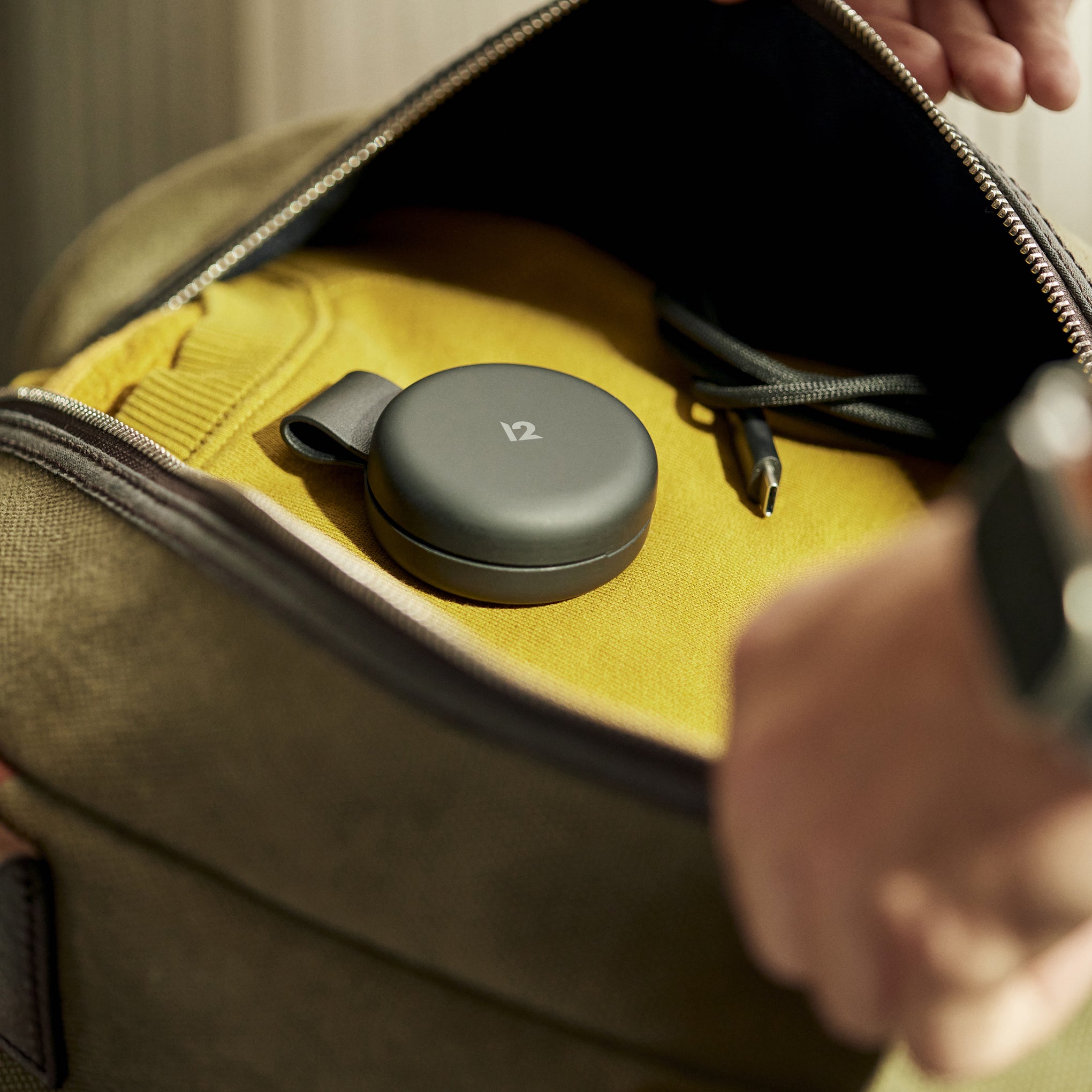 MagSafe Butterfly 2-in-1 Charger - Image 2