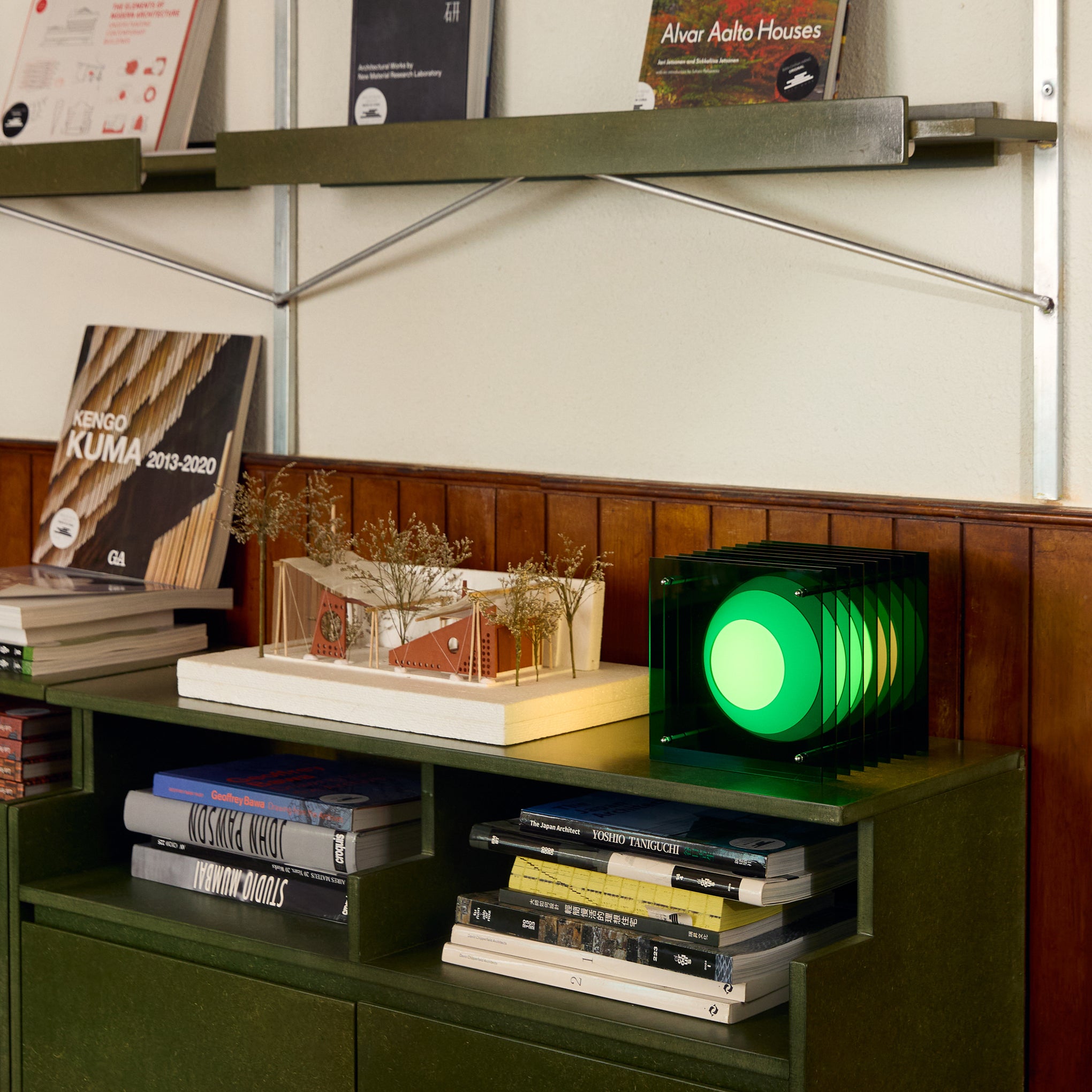 Lớp Layers Table Lamp - Green - Image 2