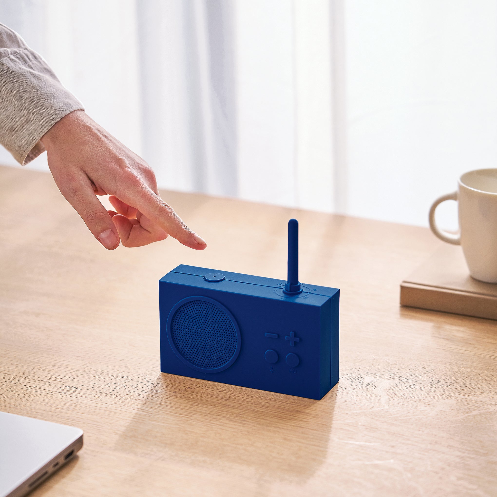 Lexon Tykho 3 Bluetooth Radio - Dark Blue - Image 4