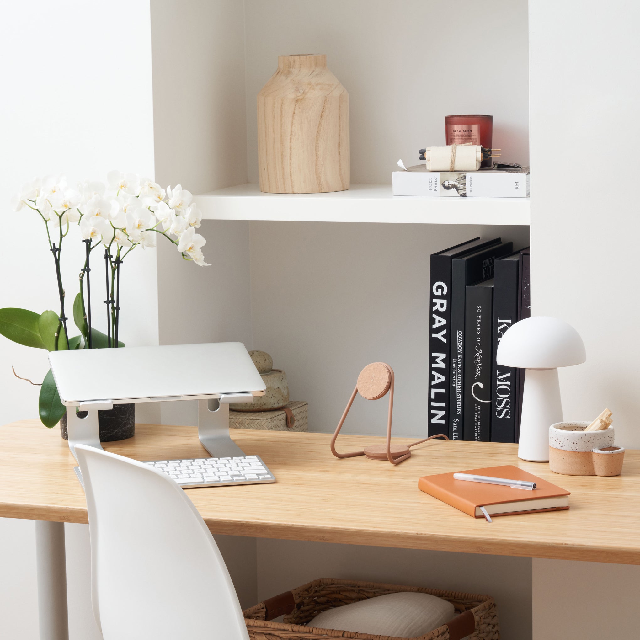 Courant Mag2 iPhone Charging Stand - Image 5