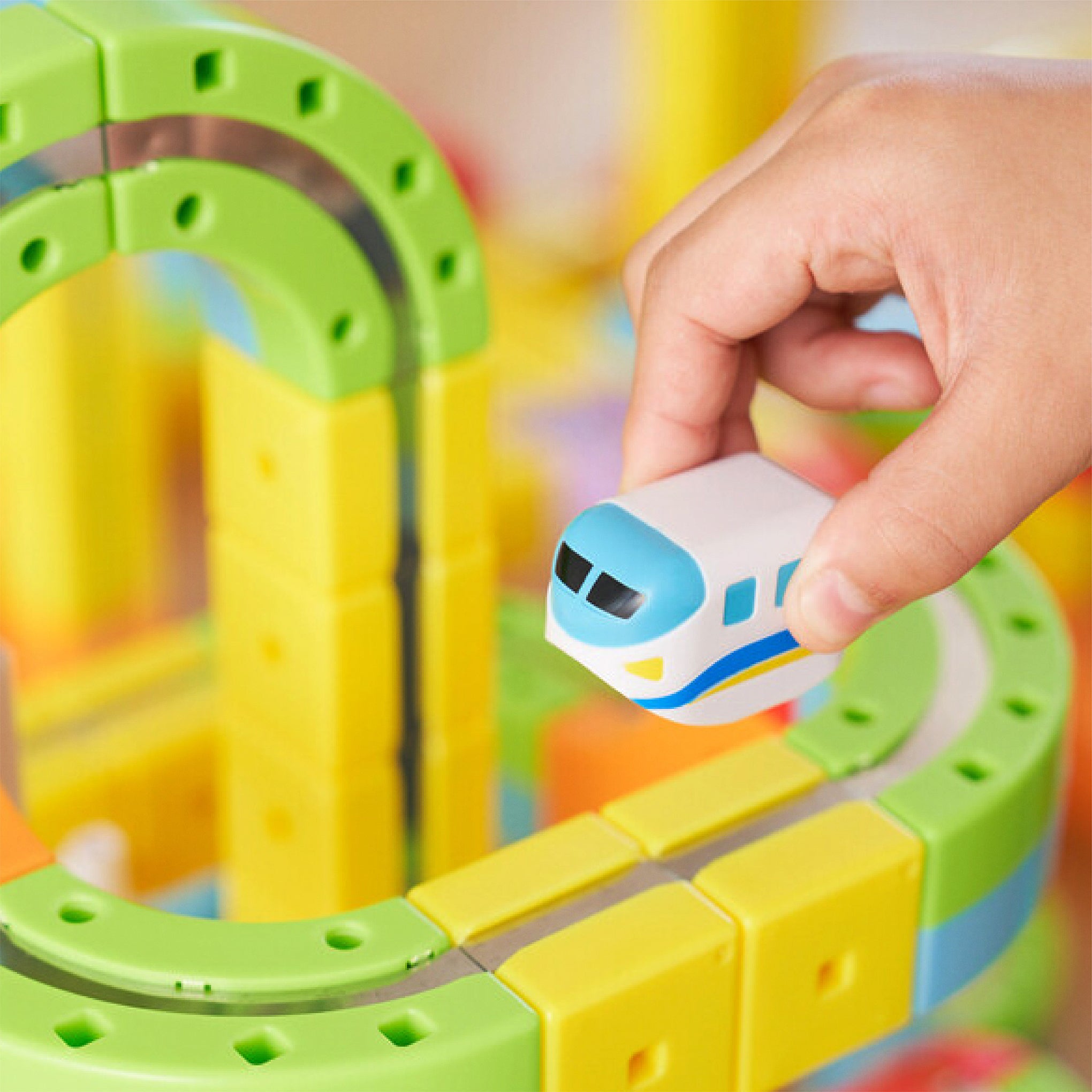 Magnetic Train Rail Cube Block Toy Set - Starter 32 pcs - Image 5