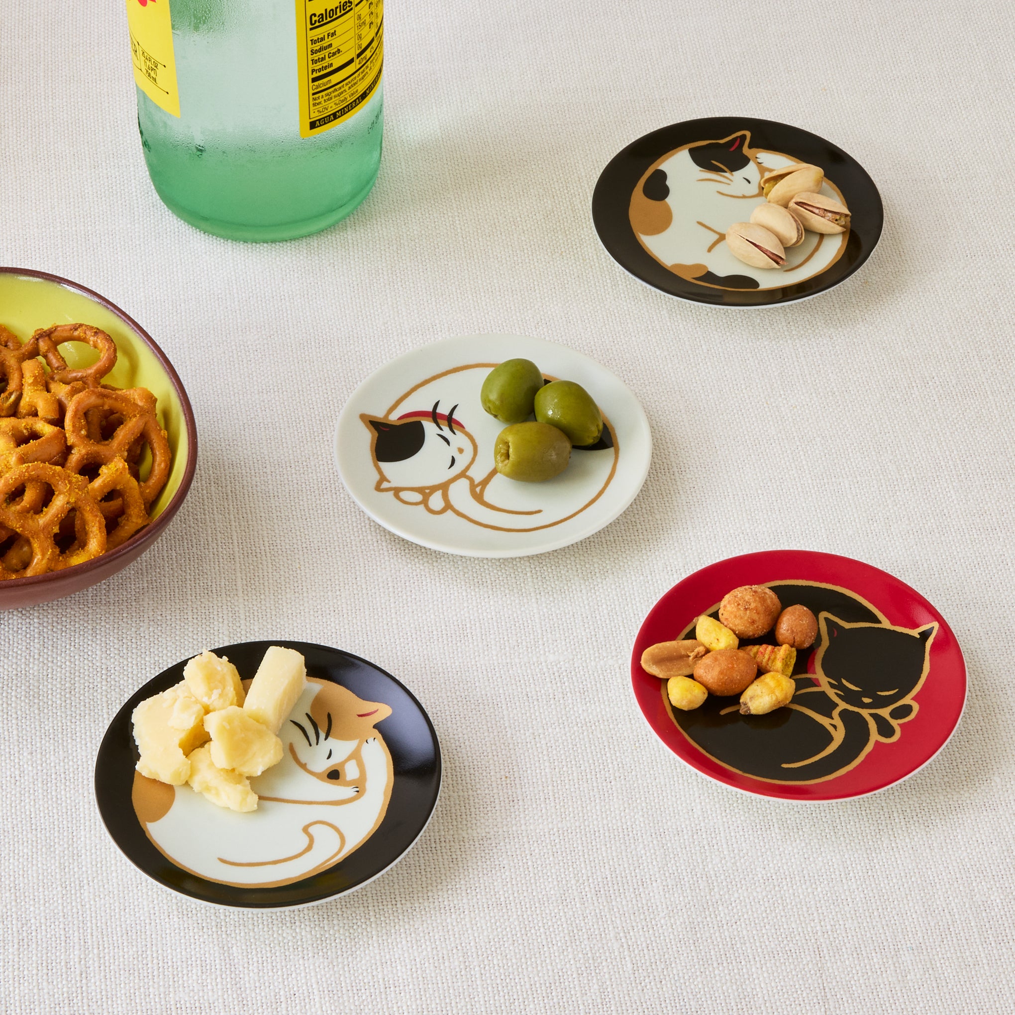 Porcelain Cat Plate - Set of 4 - Image 3