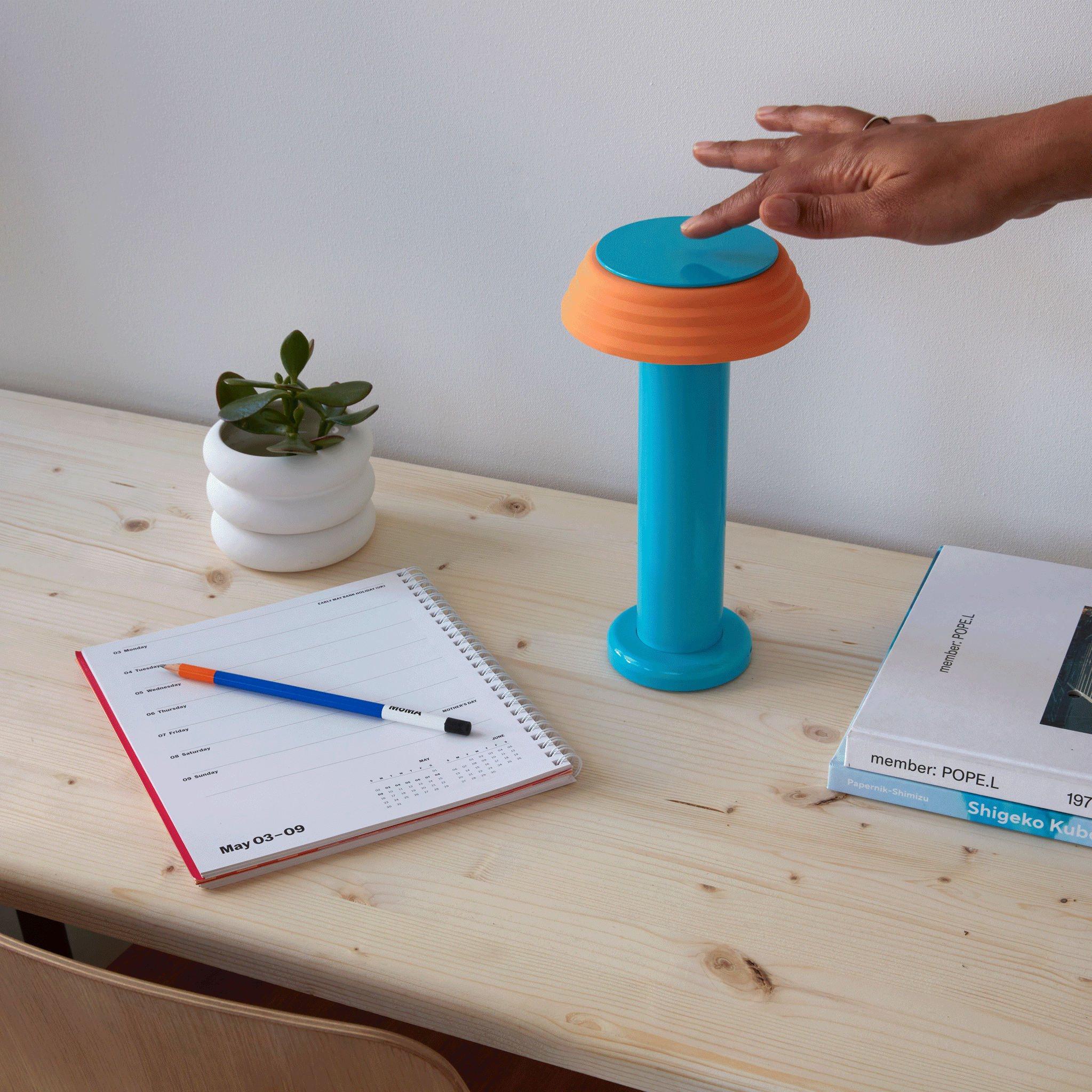 SOWDEN PL1 Portable Lamp - Red/ Yellow - Image 33