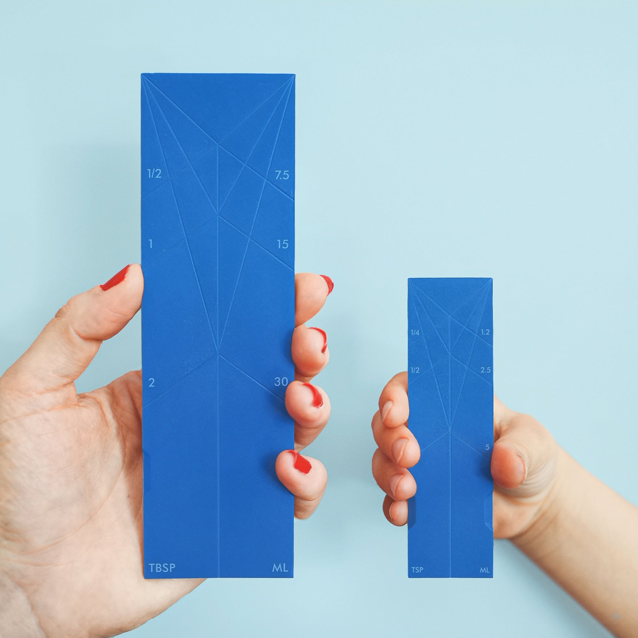 Polygons Magnetic Measuring Spoons - Set of 2 - Image 4