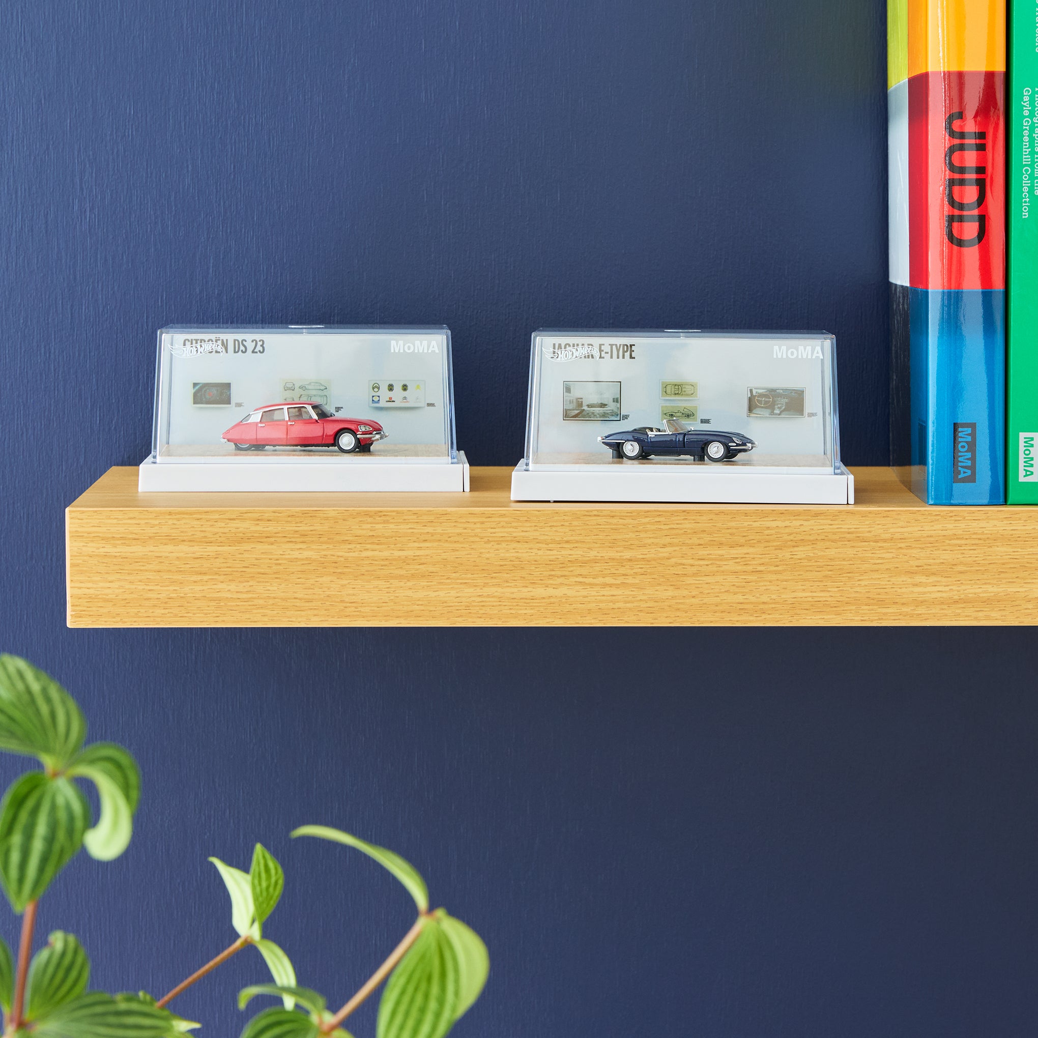 Hot Wheels x MoMA Collectible die-cast Car - Jaguar E-Type - Image 2