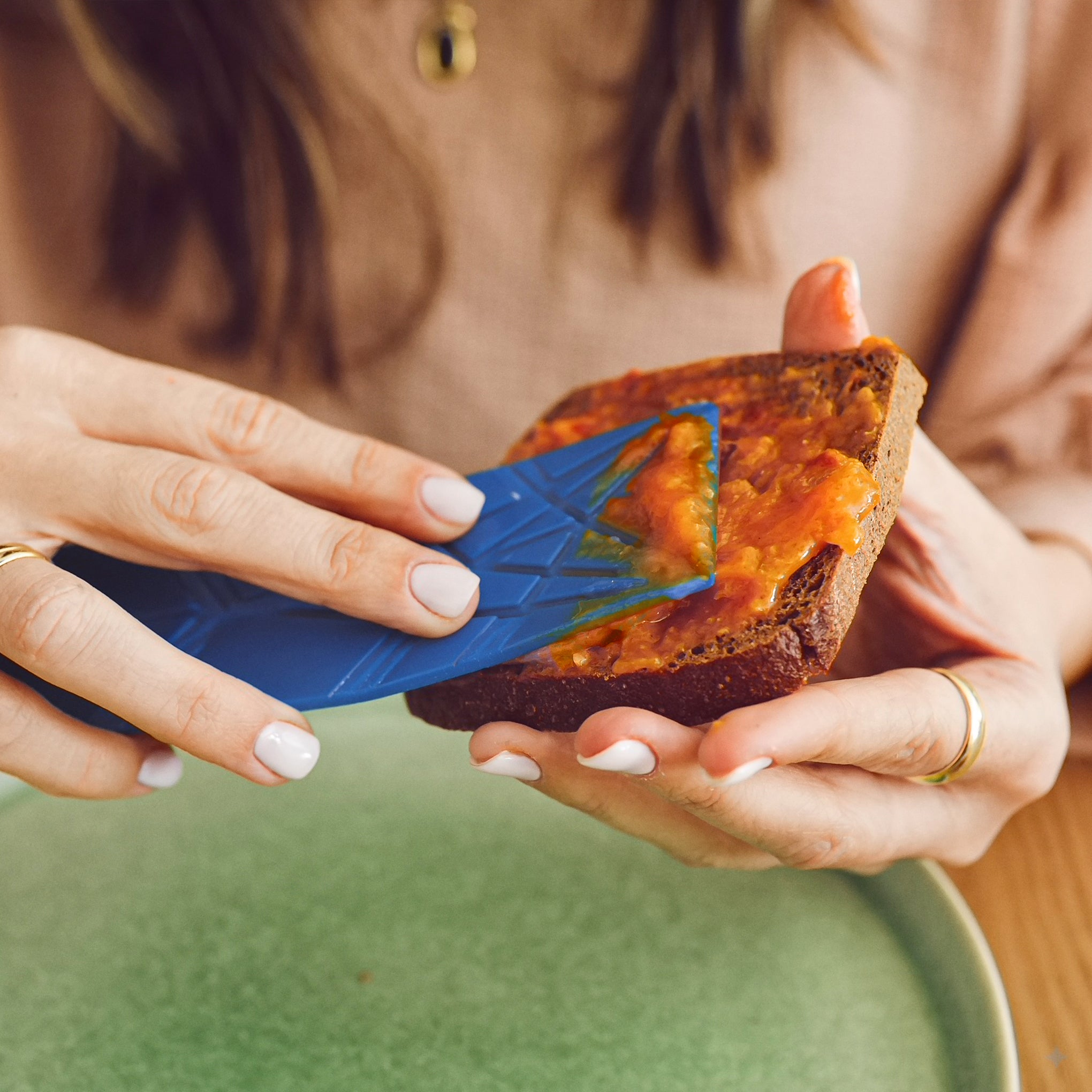 Polygons Magnetic Measuring Spoons - Set of 2 - Image 3