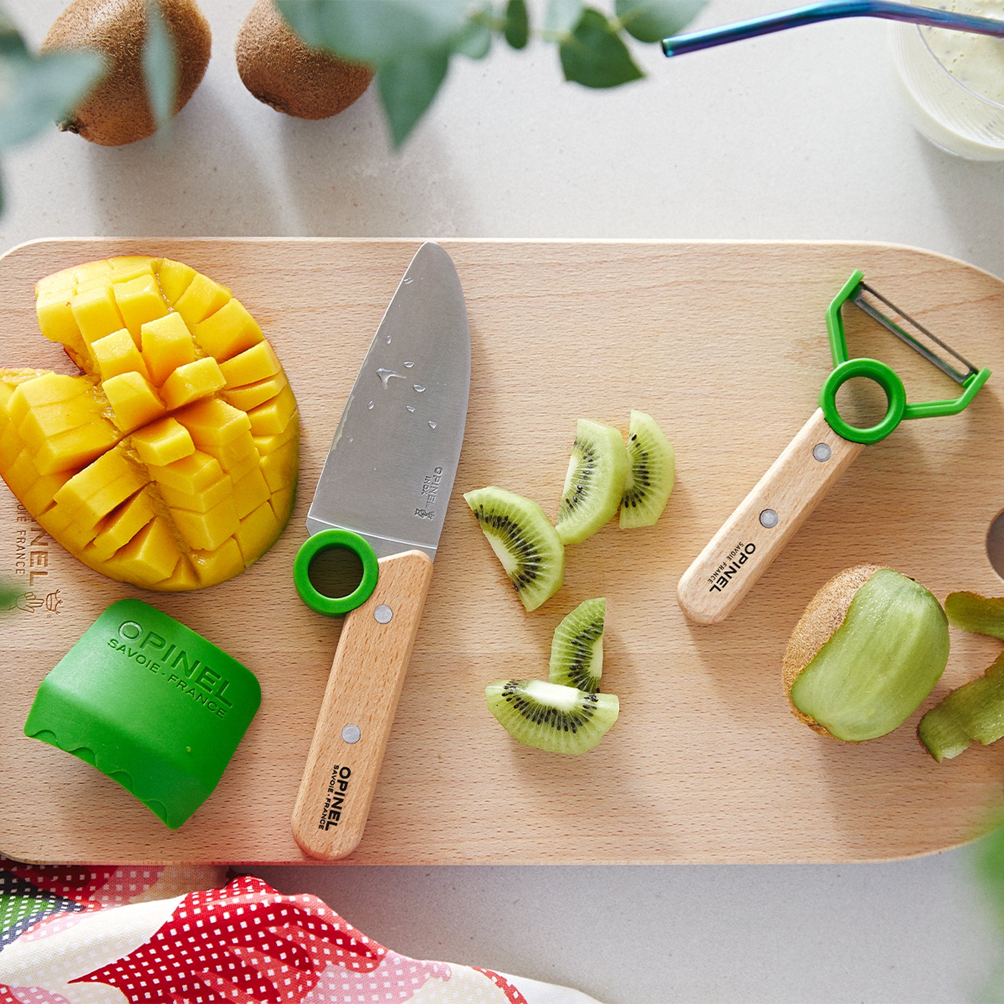 Opinel Le Petite Chef Kids' Kitchen Prep Set - Set of 3 - Image 7