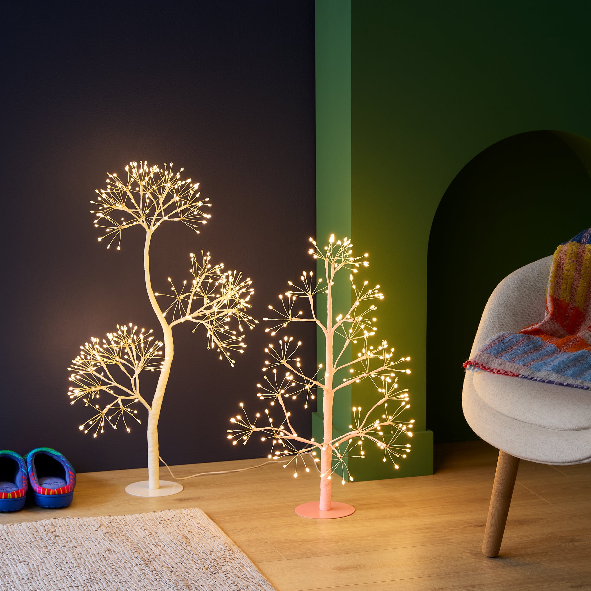 LED Lighted Twinkly Tree - White Twinkle - Image 2