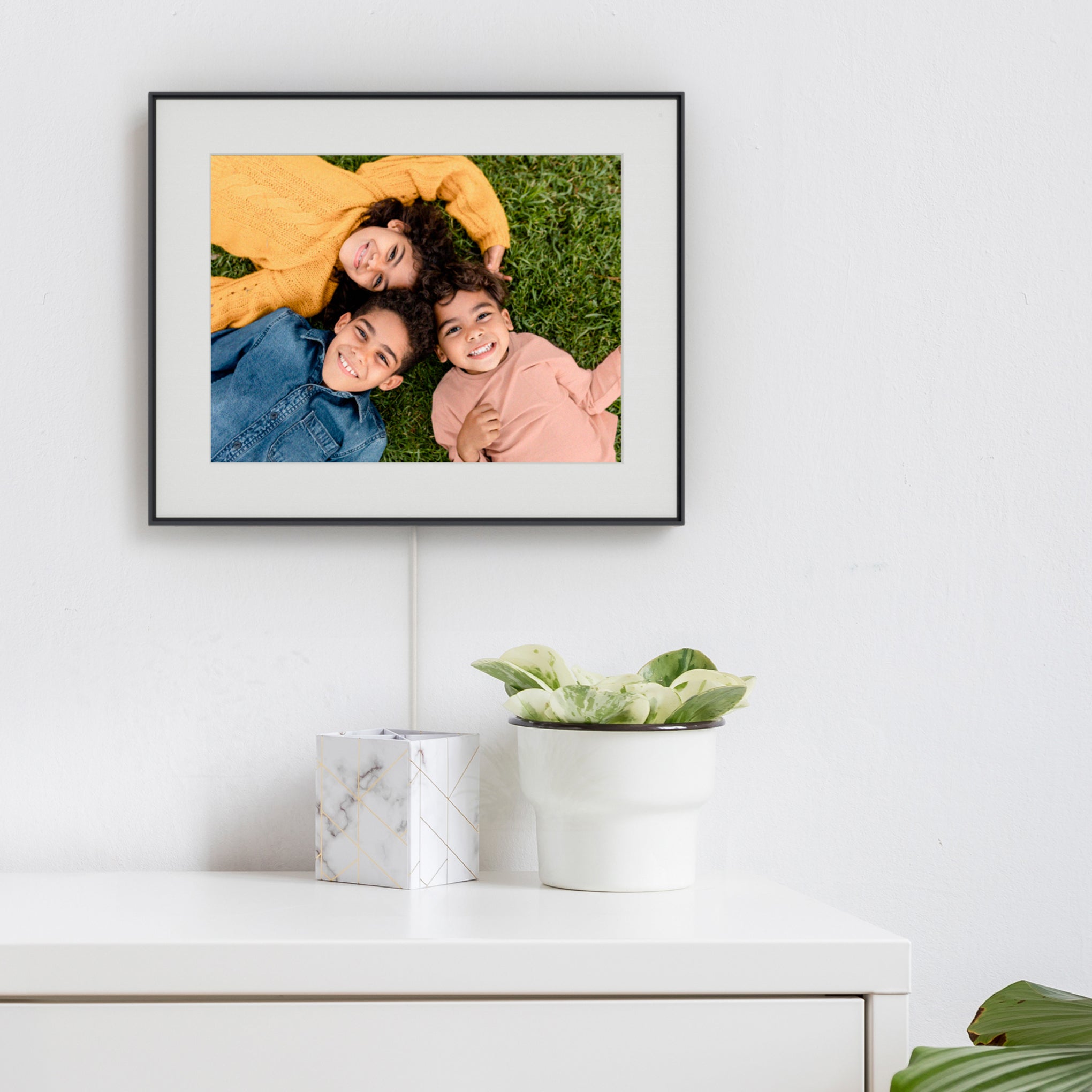 Aura Walden Digital Picture Frame - Black - Image 7