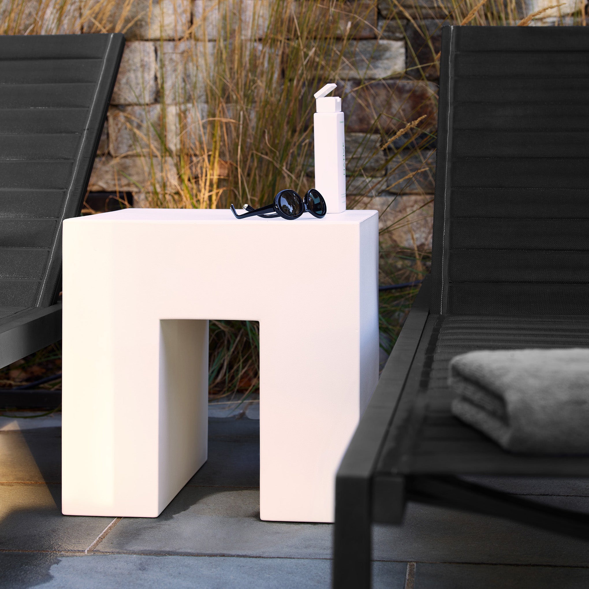 Vignelli Cube Stool from Heller - White - Image 4