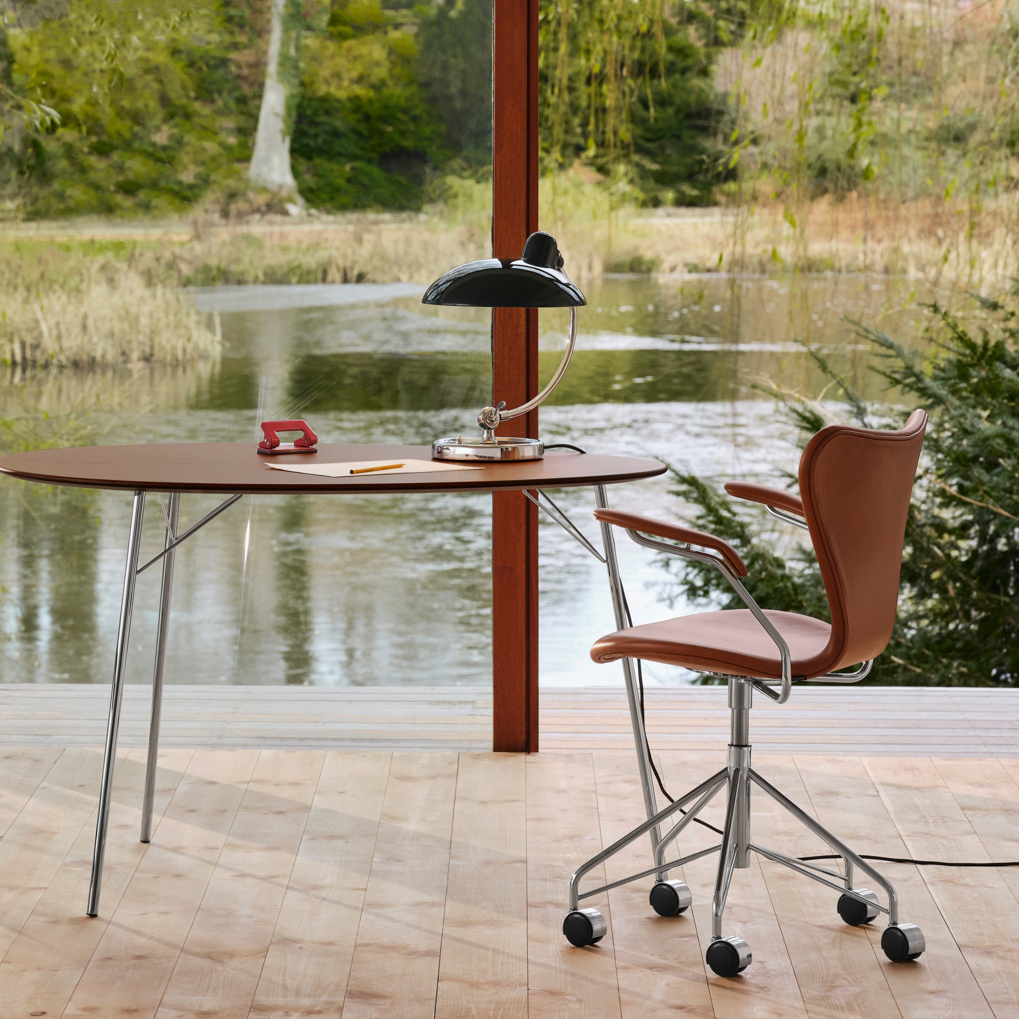 Kaiser-idell 6331 Luxus Table Lamp - Gloss Black - Image 2