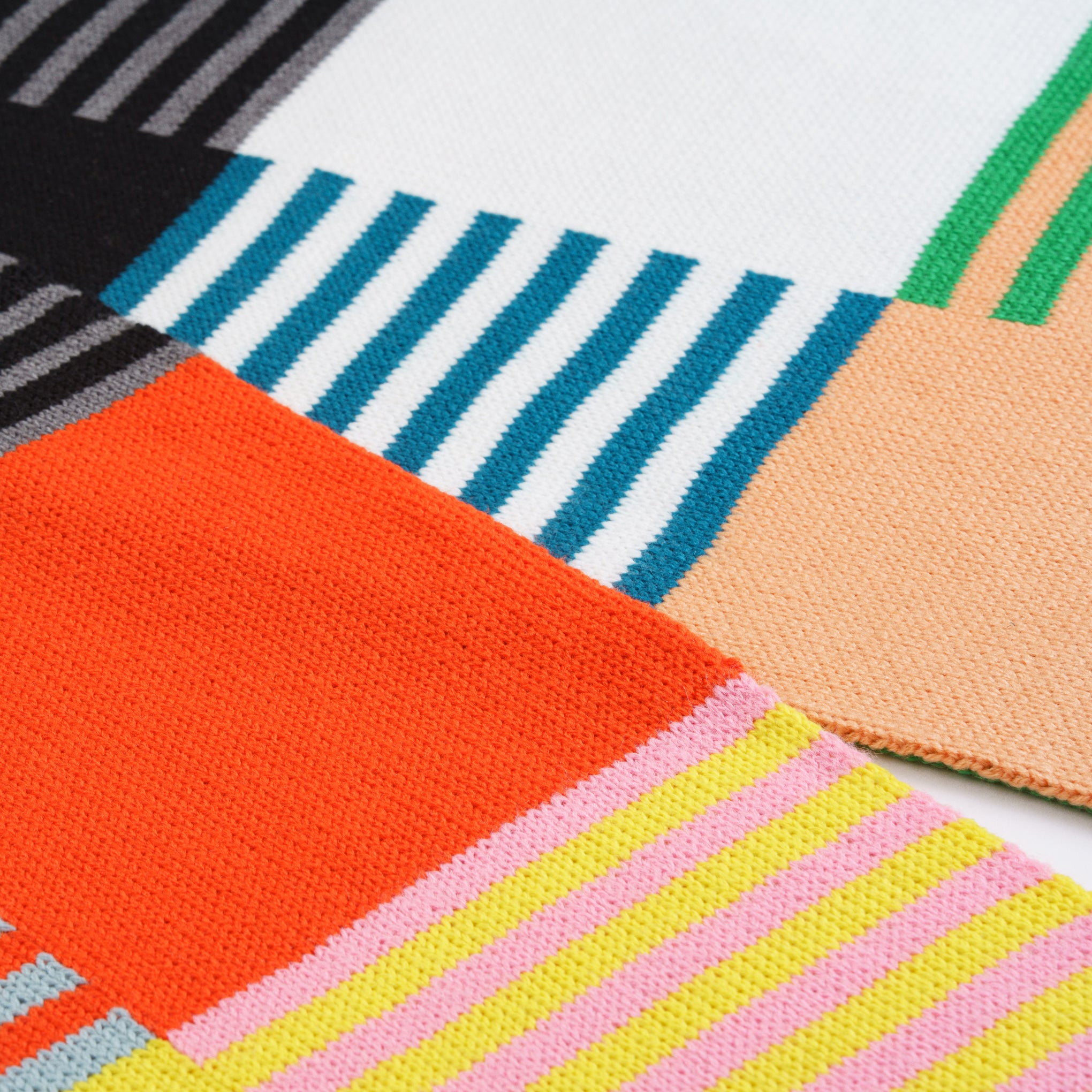 Verloop Oversized Block Stripe Scarf - Image 4