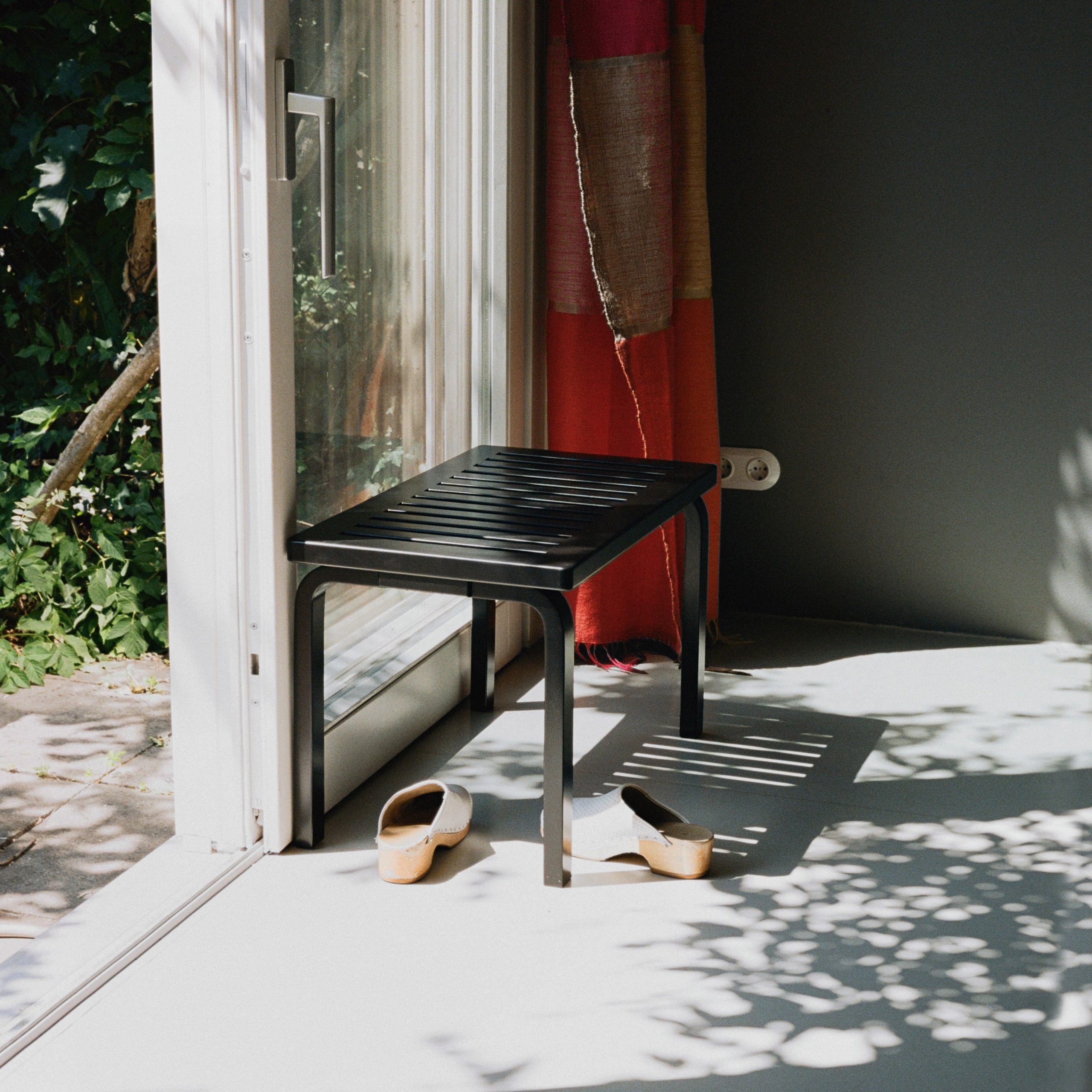 Artek Aalto Bench 153 - Black - Image 3