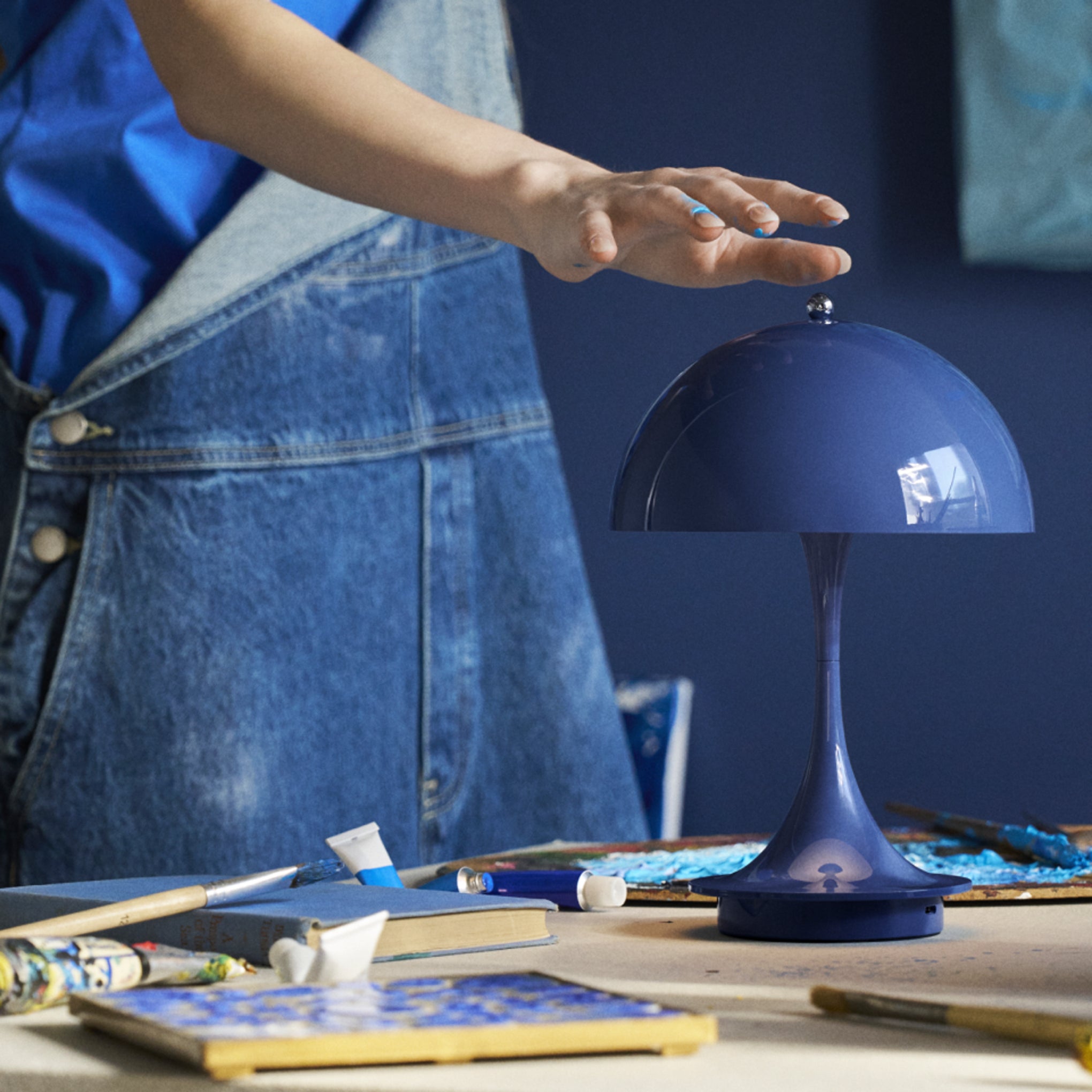 Panthella 160 Portable Table Lamp - Black - Image 2