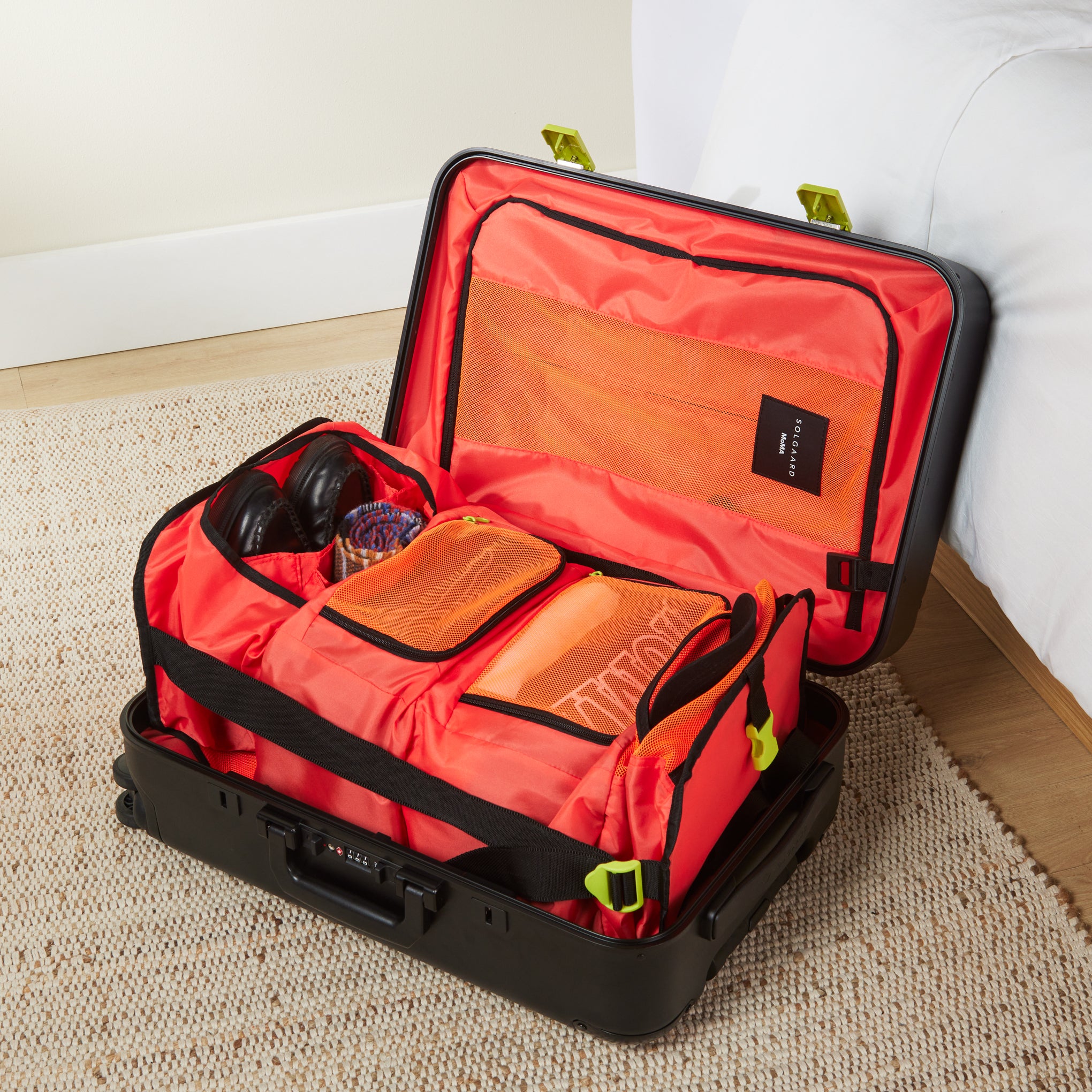 MoMA Solgaard Carry-On Closet Suitcase 4.0 - Black - Image 8