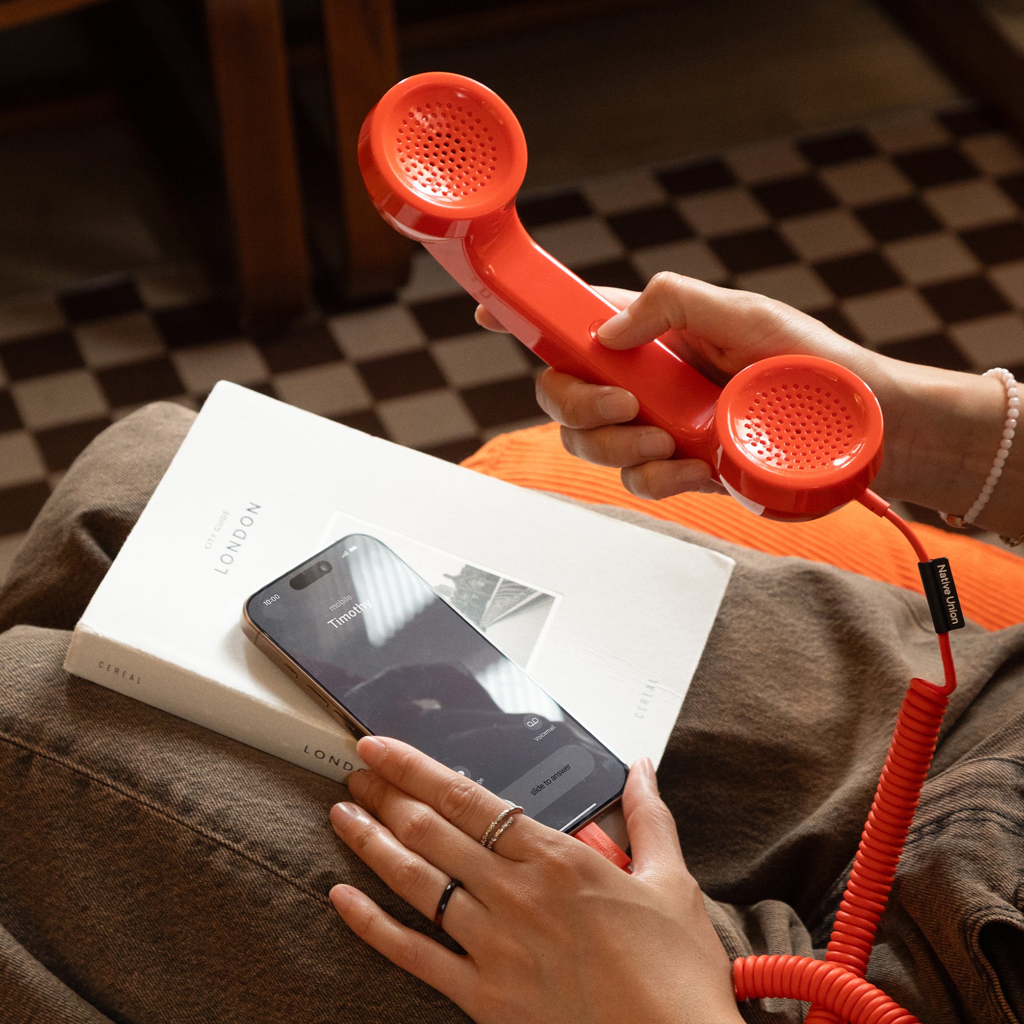 Native Union Retro Pop Phone for Smartphone - Alarm Red - Image 2